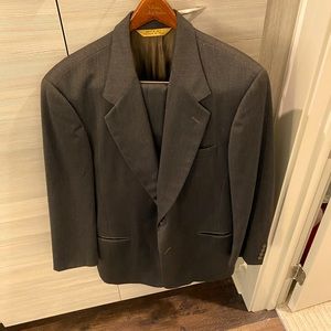 Men’s Donna Karan 100% Wool Dark Brown Suit
